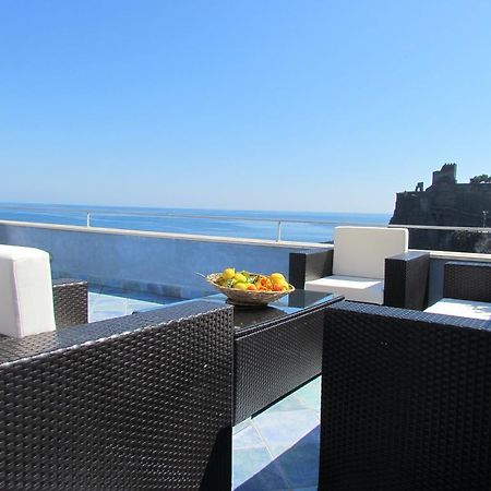 Bed and Breakfast La Terrazza Sul Mare Ачі-Кастелло Екстер'єр фото