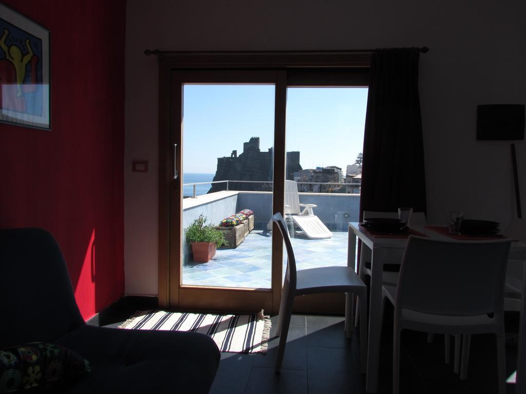 Bed and Breakfast La Terrazza Sul Mare Ачі-Кастелло Екстер'єр фото